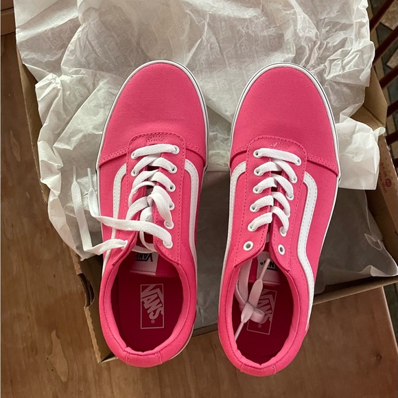 Vans Ward sneakers … NWT in the box … size 6 missy … PINK! - Picture 3 of 6